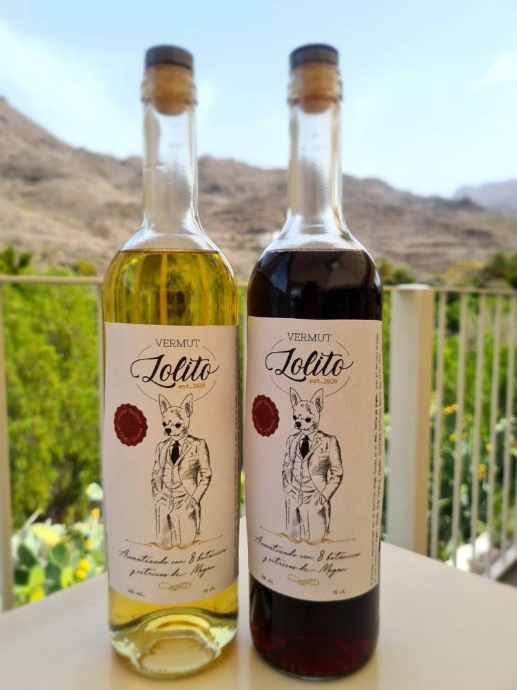 On our farm we make the first "Lolito" vermouth in Gran Canaria. You will have a unique opportunity to try white and red vermouth.