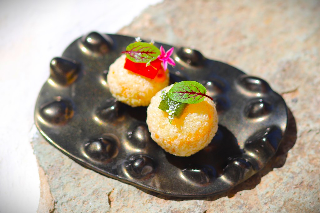 If you're looking for a special place in Mogan to celebrate a special occasion, or perhaps just a delicious meal in a stunningly beautiful location, then the Valle de Mogan restaurant is for you!